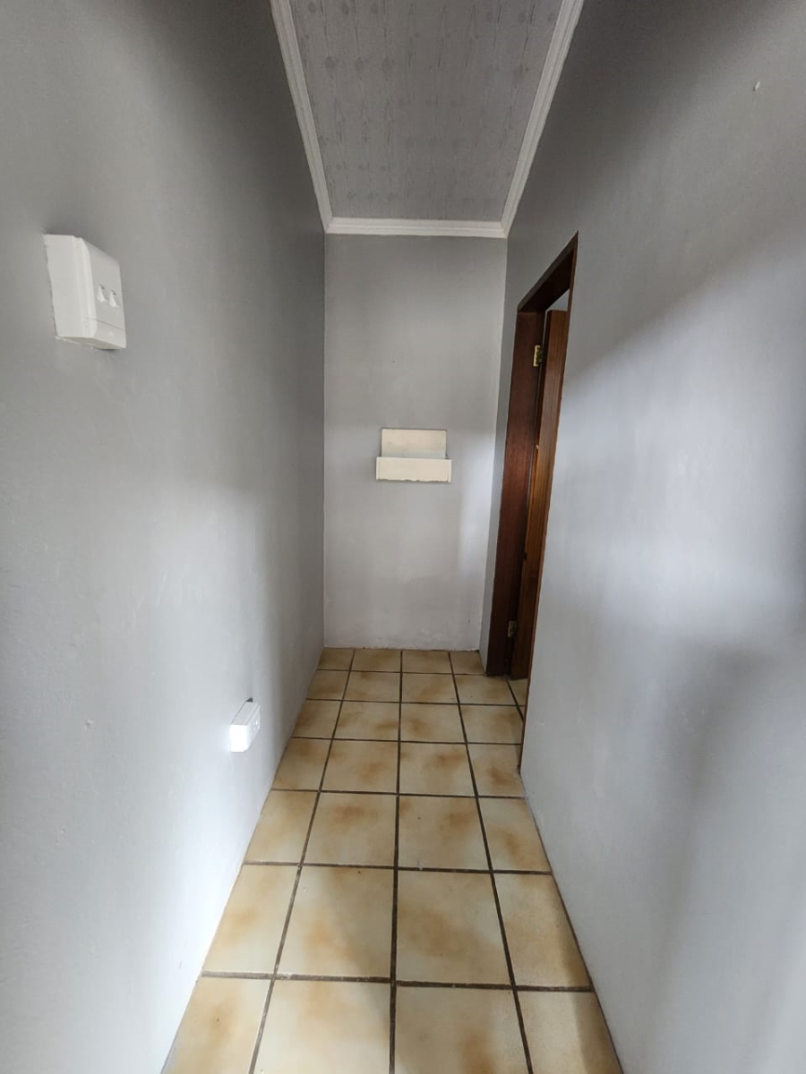To Let 1 Bedroom Property for Rent in Winston Park KwaZulu-Natal