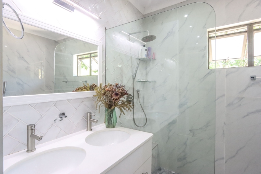 4 Bedroom Property for Sale in Dawncliffe KwaZulu-Natal