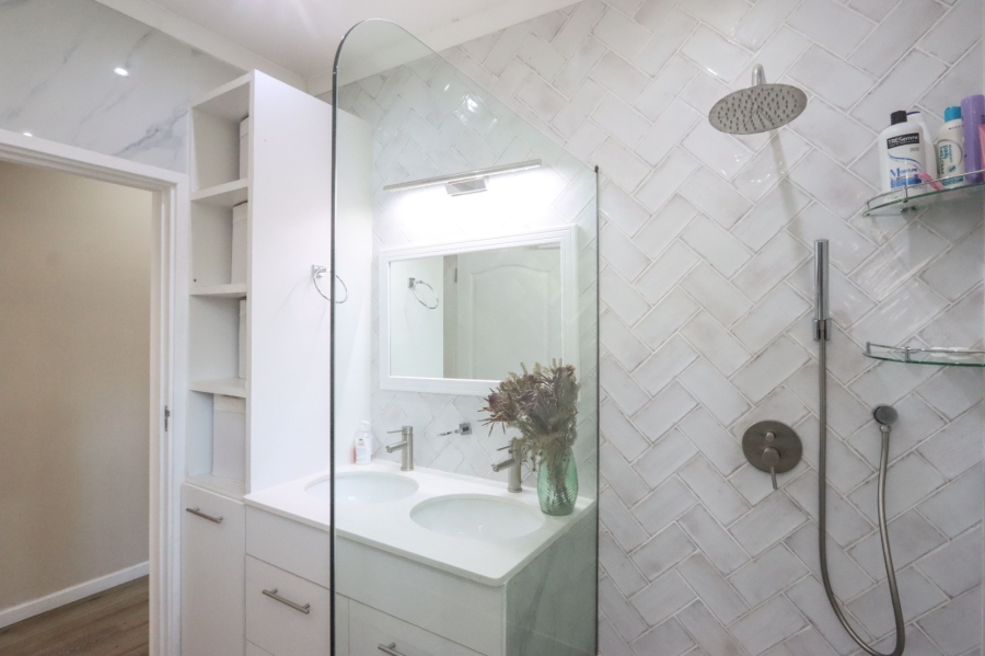 4 Bedroom Property for Sale in Dawncliffe KwaZulu-Natal