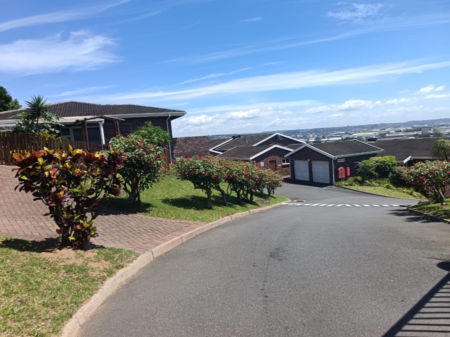 To Let 3 Bedroom Property for Rent in Athlone Park KwaZulu-Natal