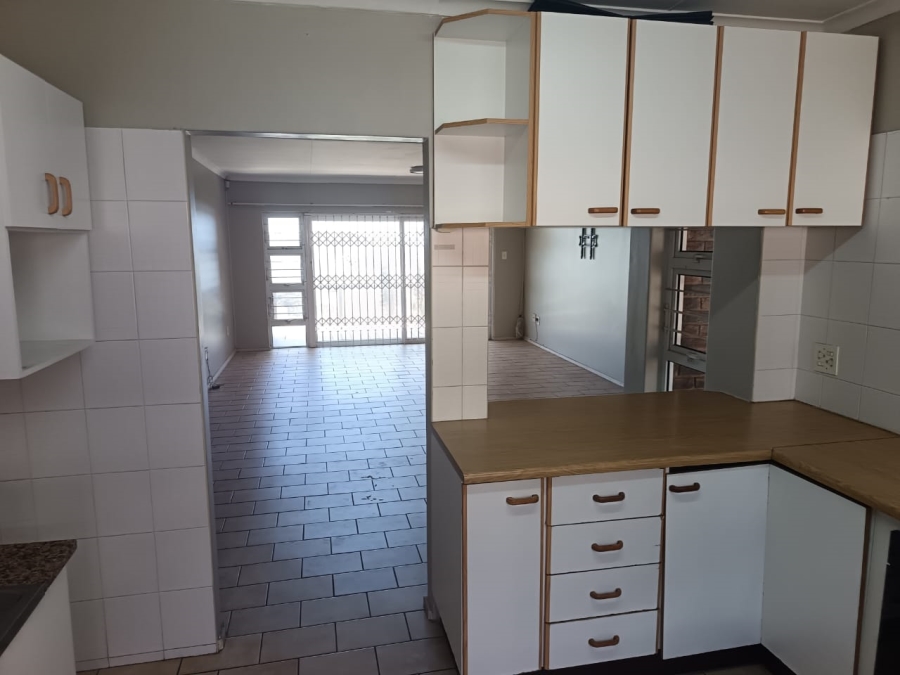 To Let 3 Bedroom Property for Rent in Athlone Park KwaZulu-Natal