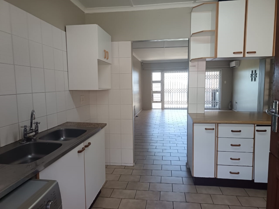 To Let 3 Bedroom Property for Rent in Athlone Park KwaZulu-Natal