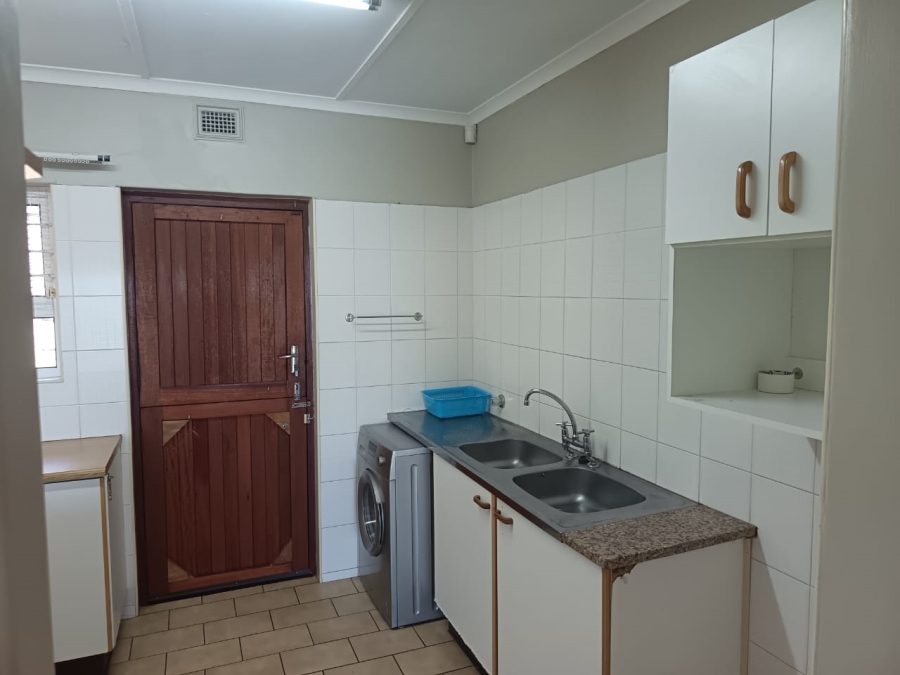 To Let 3 Bedroom Property for Rent in Athlone Park KwaZulu-Natal