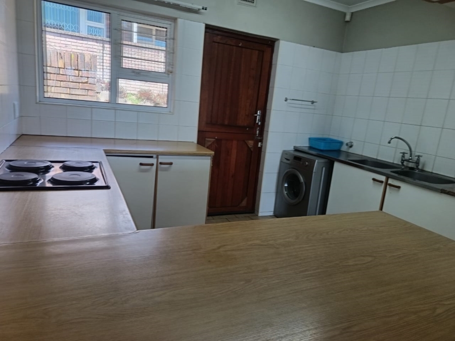To Let 3 Bedroom Property for Rent in Athlone Park KwaZulu-Natal