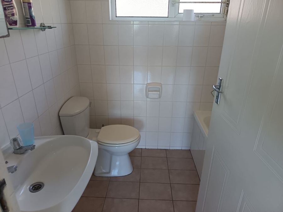 To Let 3 Bedroom Property for Rent in Athlone Park KwaZulu-Natal