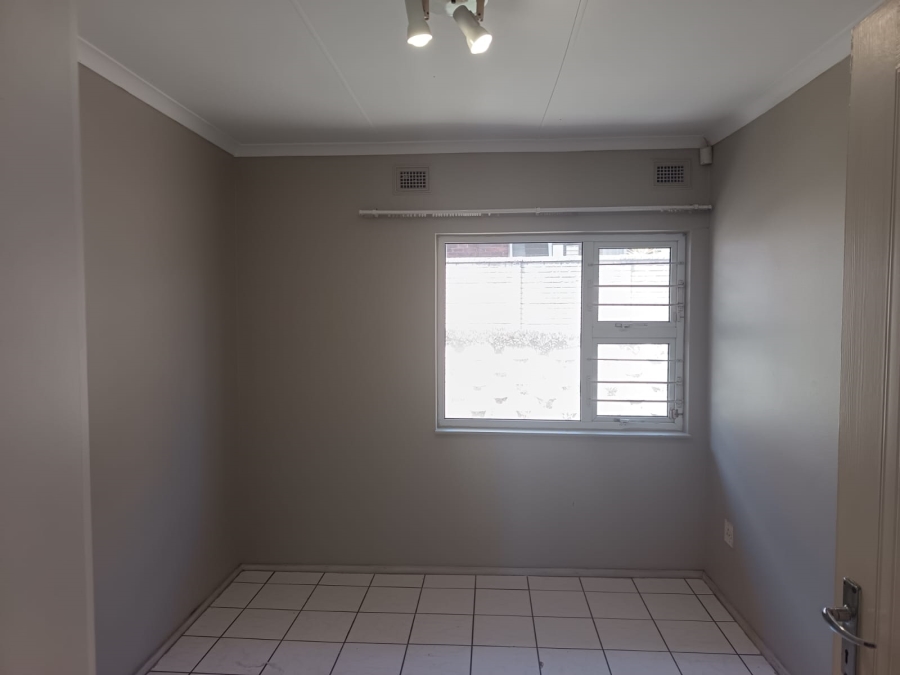 To Let 3 Bedroom Property for Rent in Athlone Park KwaZulu-Natal