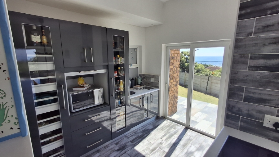 4 Bedroom Property for Sale in Leisure Bay KwaZulu-Natal