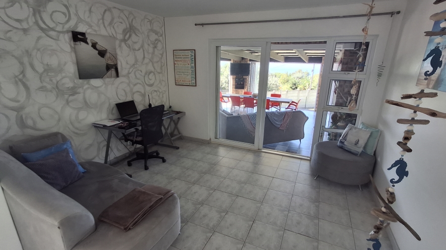 4 Bedroom Property for Sale in Leisure Bay KwaZulu-Natal