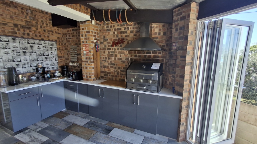 4 Bedroom Property for Sale in Leisure Bay KwaZulu-Natal