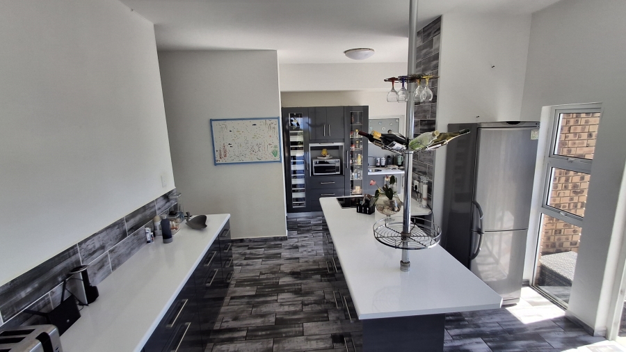 4 Bedroom Property for Sale in Leisure Bay KwaZulu-Natal