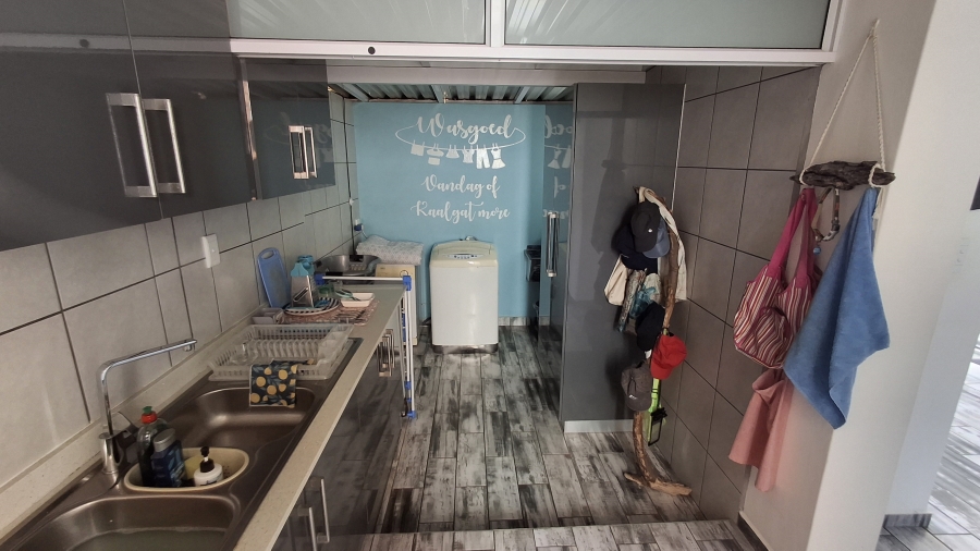 4 Bedroom Property for Sale in Leisure Bay KwaZulu-Natal