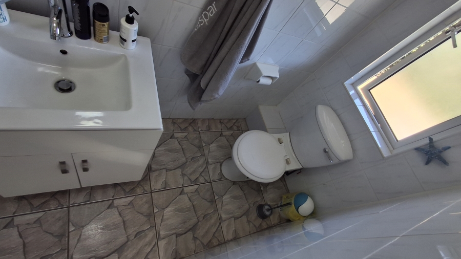 4 Bedroom Property for Sale in Leisure Bay KwaZulu-Natal