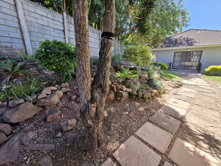 To Let 3 Bedroom Property for Rent in Dawncliffe KwaZulu-Natal