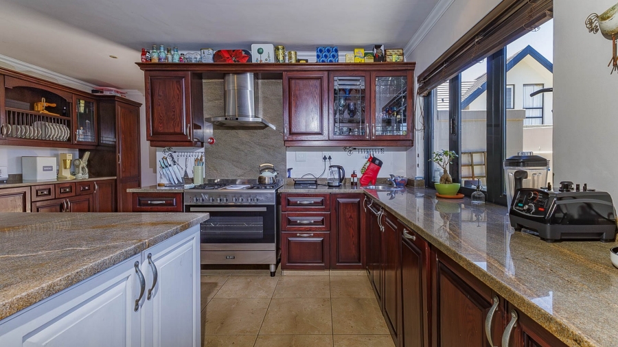 5 Bedroom Property for Sale in Cotswold Downs Estates KwaZulu-Natal