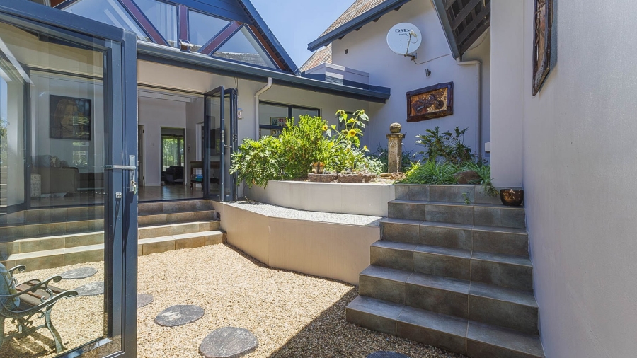 5 Bedroom Property for Sale in Cotswold Downs Estates KwaZulu-Natal