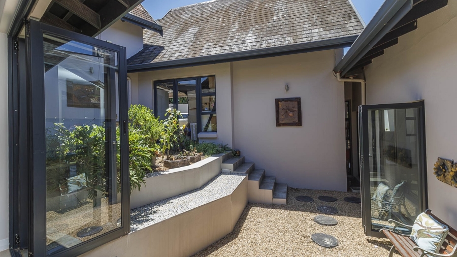 5 Bedroom Property for Sale in Cotswold Downs Estates KwaZulu-Natal