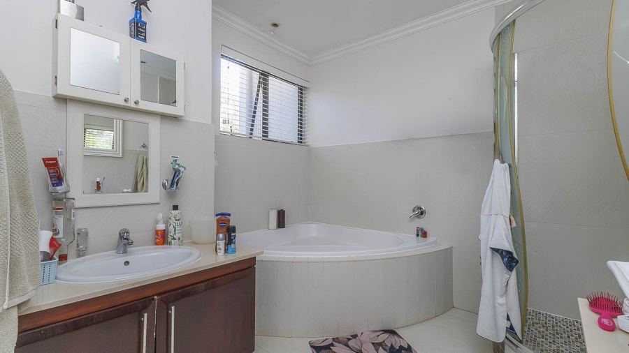 5 Bedroom Property for Sale in Cotswold Downs Estates KwaZulu-Natal