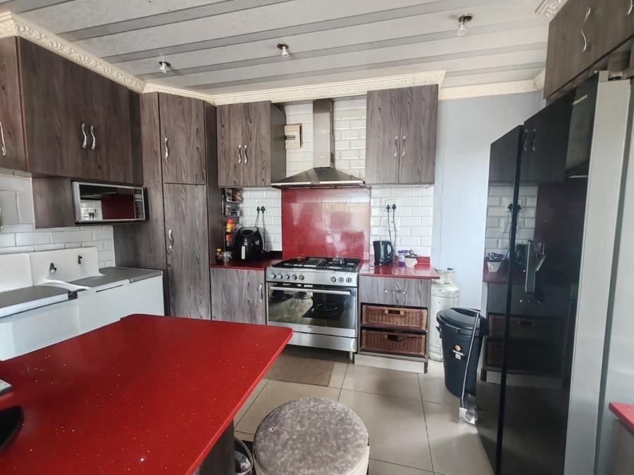 4 Bedroom Property for Sale in Woodview KwaZulu-Natal