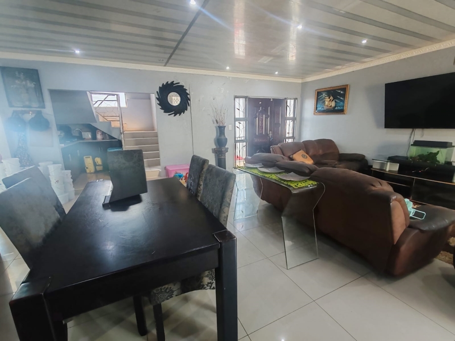 4 Bedroom Property for Sale in Woodview KwaZulu-Natal