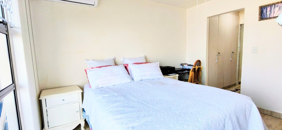 3 Bedroom Property for Sale in Newsel Beach KwaZulu-Natal