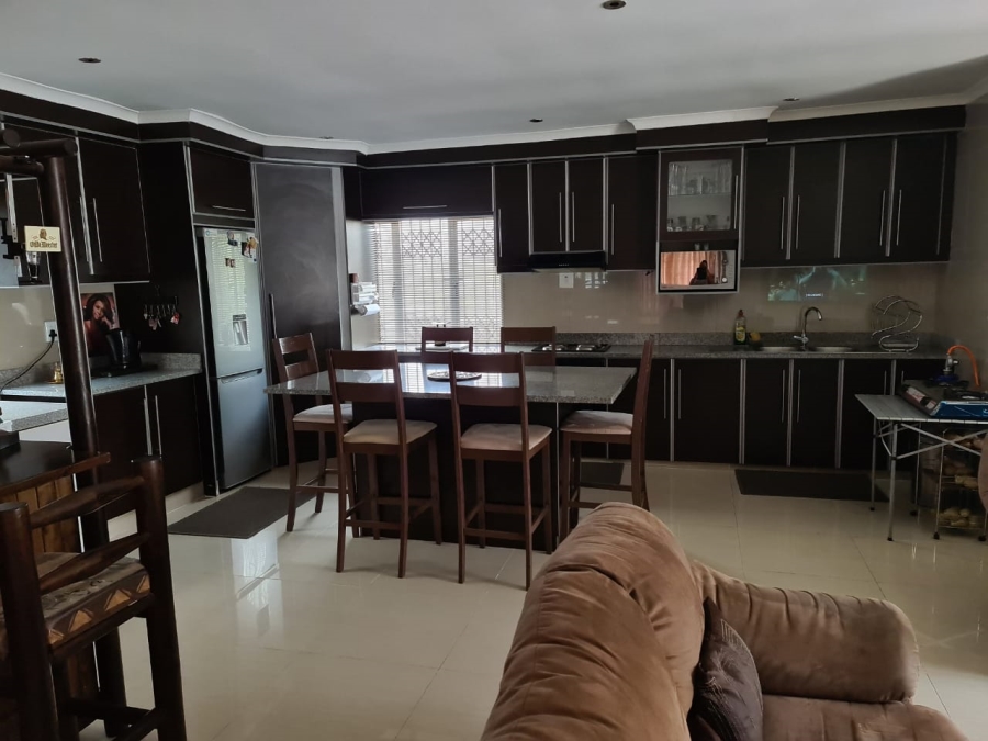 5 Bedroom Property for Sale in Hillary KwaZulu-Natal