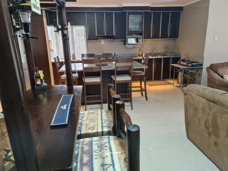 5 Bedroom Property for Sale in Hillary KwaZulu-Natal