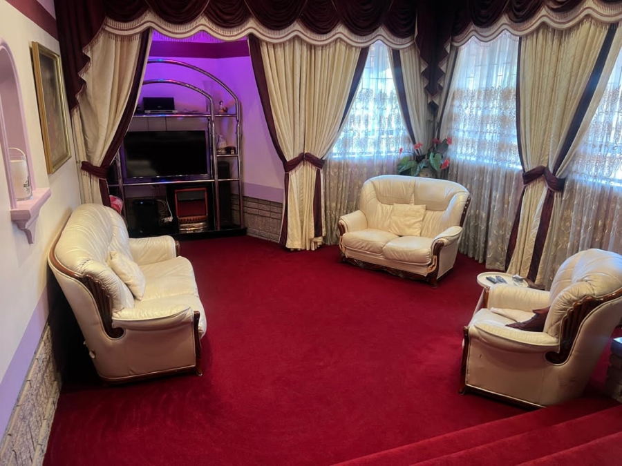 4 Bedroom Property for Sale in Regency Park KwaZulu-Natal