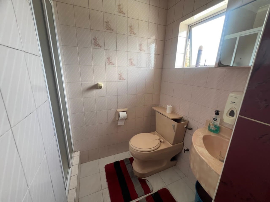 4 Bedroom Property for Sale in Regency Park KwaZulu-Natal