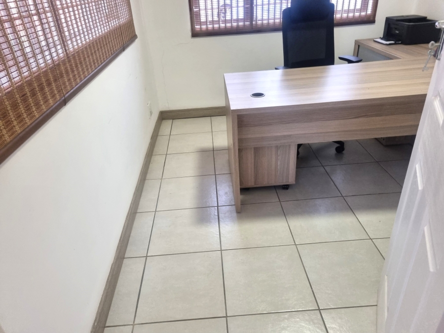 To Let 1 Bedroom Property for Rent in Durban North KwaZulu-Natal