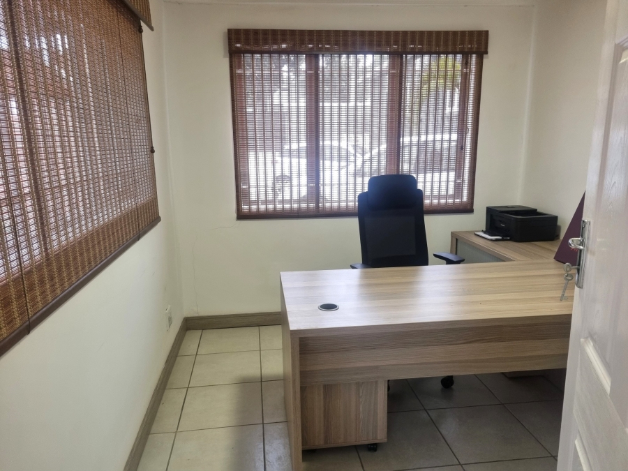 To Let 1 Bedroom Property for Rent in Durban North KwaZulu-Natal