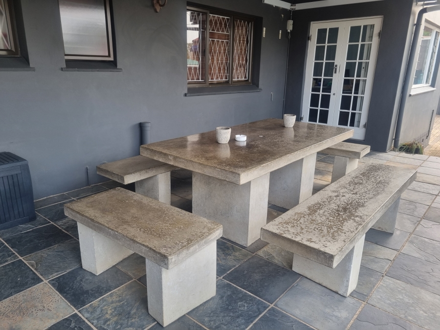 To Let 1 Bedroom Property for Rent in Durban North KwaZulu-Natal