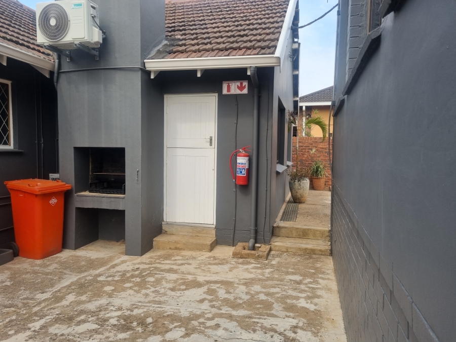 To Let 1 Bedroom Property for Rent in Durban North KwaZulu-Natal