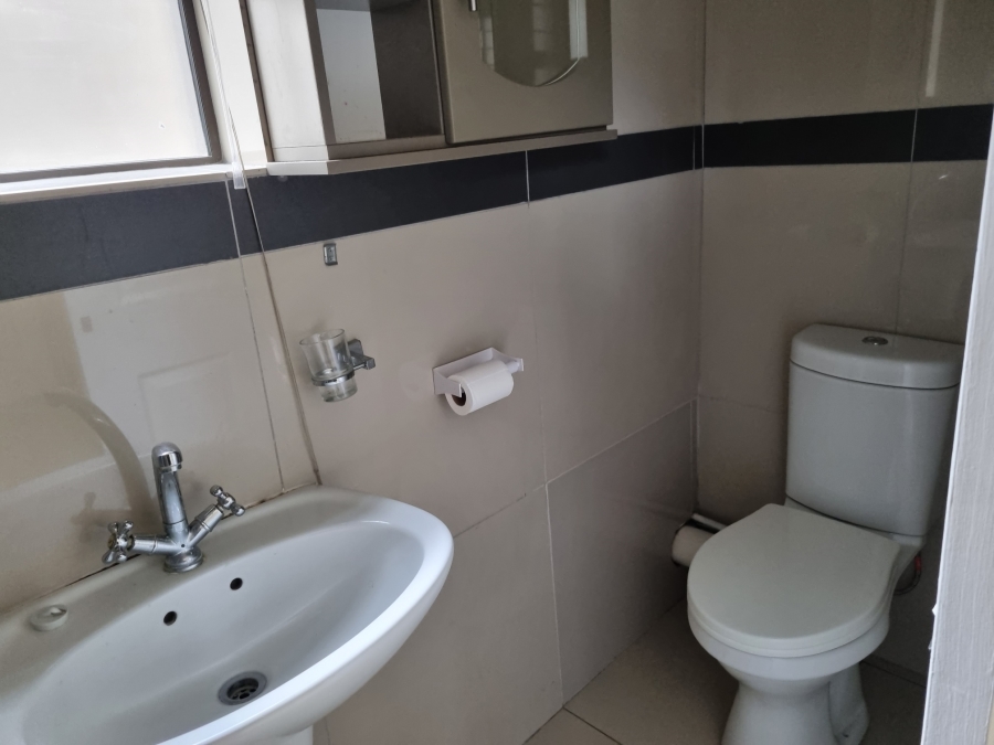 To Let 1 Bedroom Property for Rent in Glen Hills KwaZulu-Natal