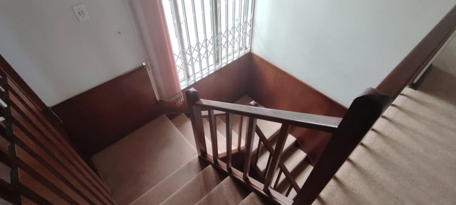 5 Bedroom Property for Sale in Uvongo KwaZulu-Natal