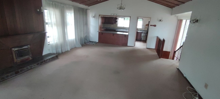 5 Bedroom Property for Sale in Uvongo KwaZulu-Natal