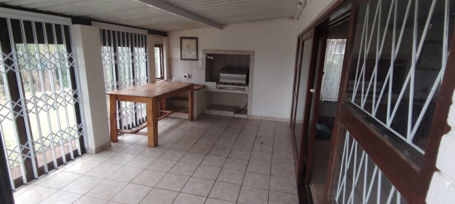 5 Bedroom Property for Sale in Uvongo KwaZulu-Natal