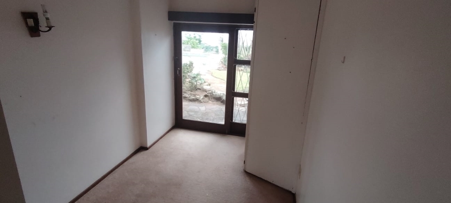 5 Bedroom Property for Sale in Uvongo KwaZulu-Natal