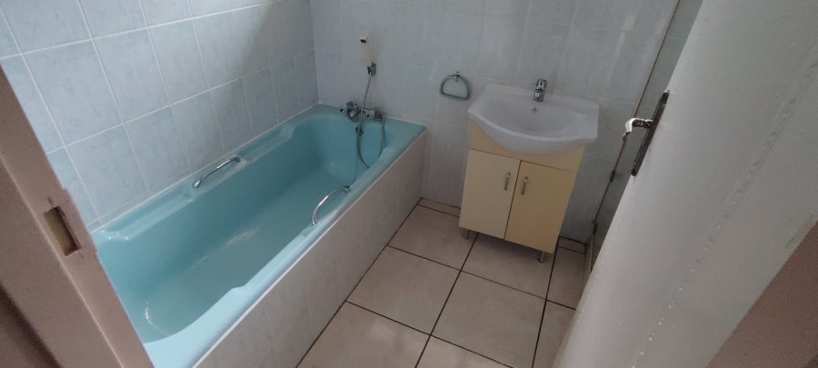 5 Bedroom Property for Sale in Uvongo KwaZulu-Natal