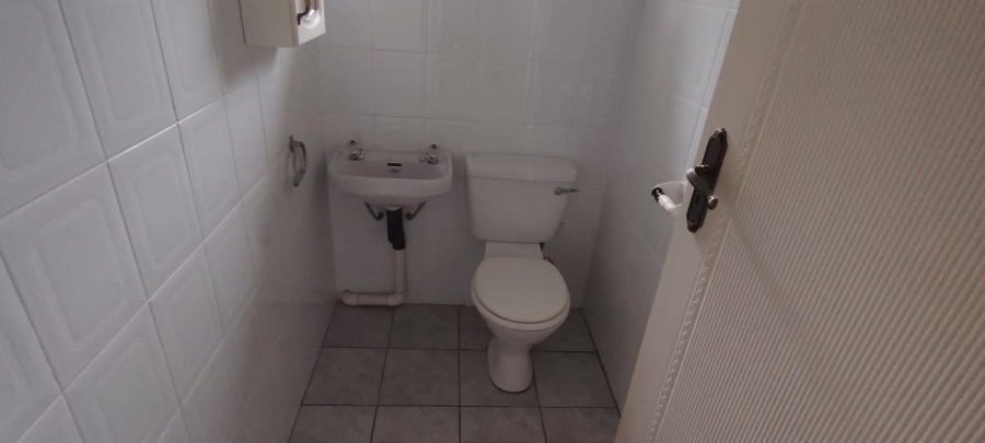 5 Bedroom Property for Sale in Uvongo KwaZulu-Natal