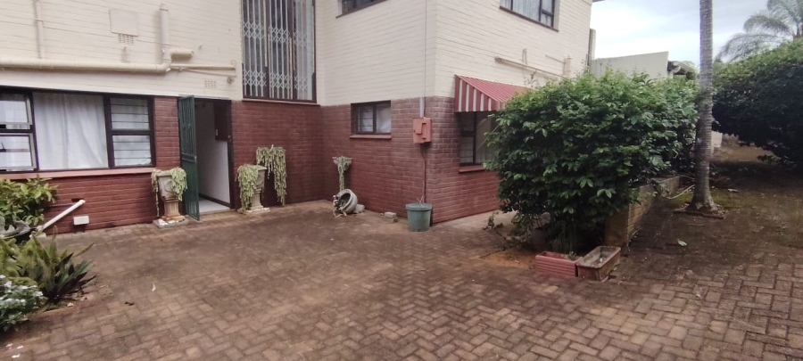 5 Bedroom Property for Sale in Uvongo KwaZulu-Natal