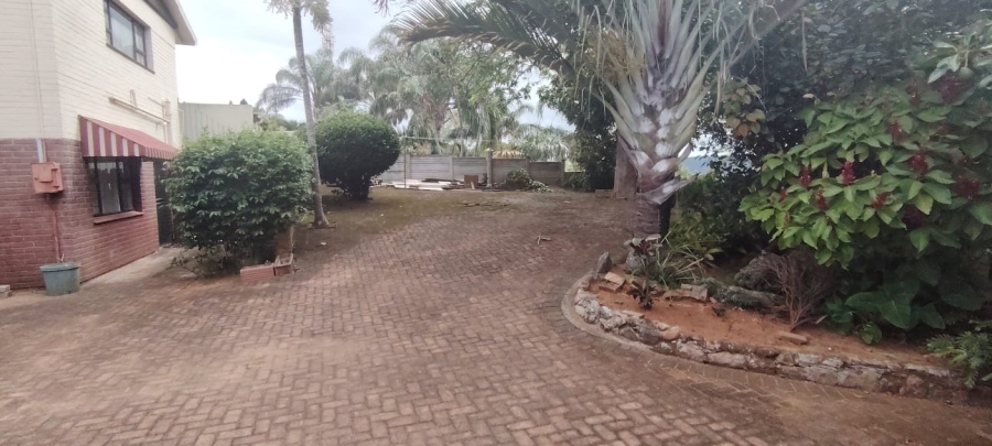 5 Bedroom Property for Sale in Uvongo KwaZulu-Natal