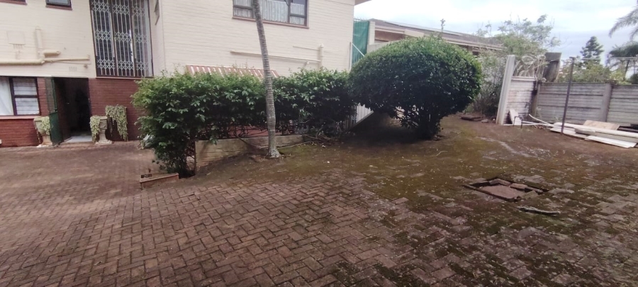 5 Bedroom Property for Sale in Uvongo KwaZulu-Natal