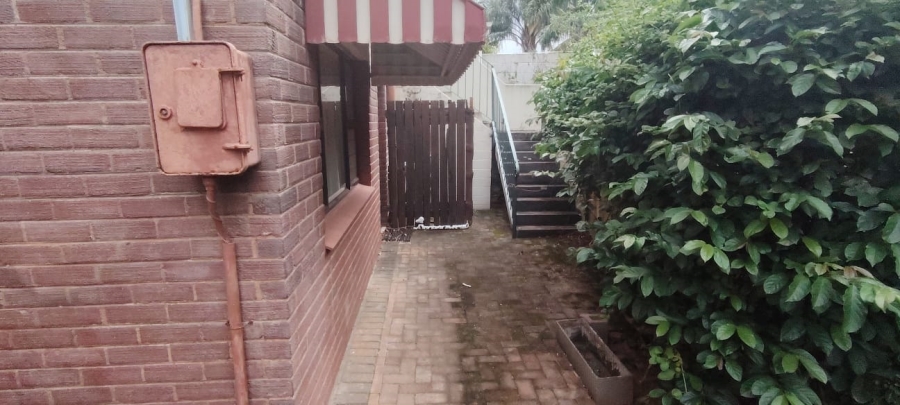 5 Bedroom Property for Sale in Uvongo KwaZulu-Natal