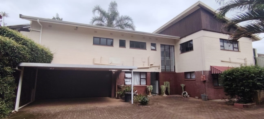 5 Bedroom Property for Sale in Uvongo KwaZulu-Natal