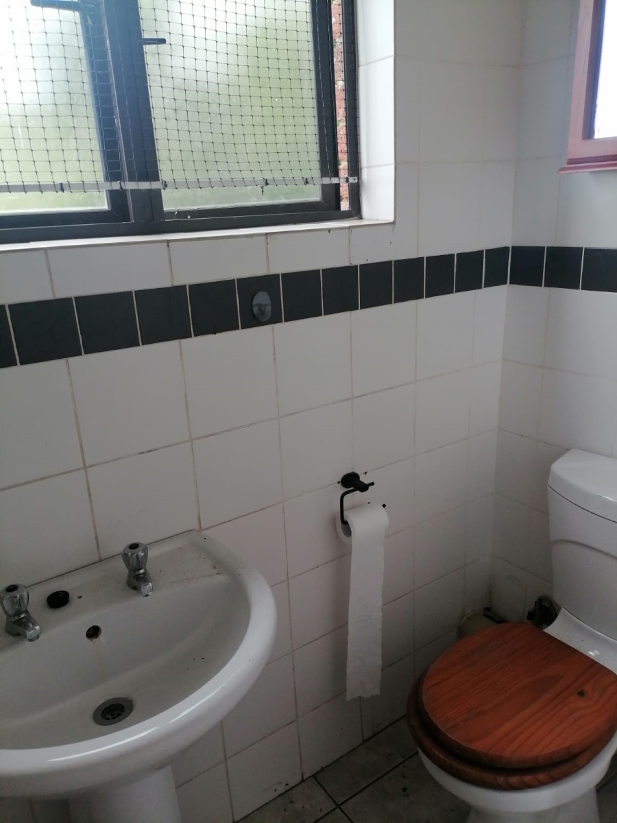 To Let 1 Bedroom Property for Rent in St Winifreds KwaZulu-Natal