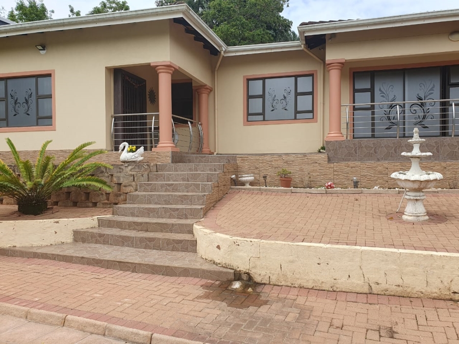 4 Bedroom Property for Sale in Amanzimtoti KwaZulu-Natal