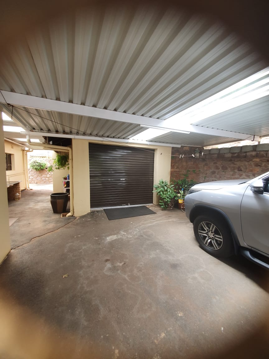 4 Bedroom Property for Sale in Amanzimtoti KwaZulu-Natal