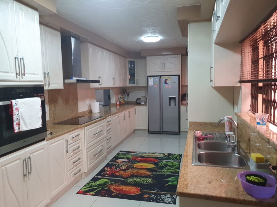 4 Bedroom Property for Sale in Amanzimtoti KwaZulu-Natal