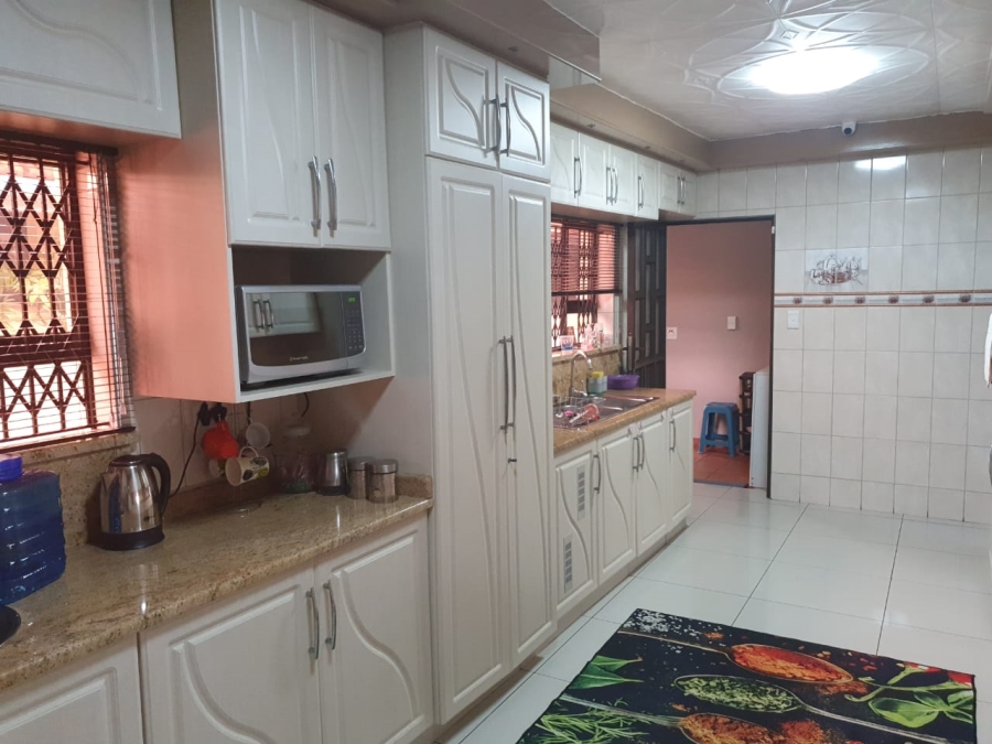 4 Bedroom Property for Sale in Amanzimtoti KwaZulu-Natal
