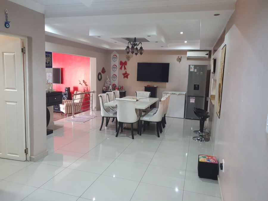 4 Bedroom Property for Sale in Amanzimtoti KwaZulu-Natal